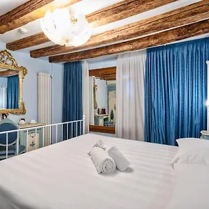 Piccolo Vecellio , Venice Italy